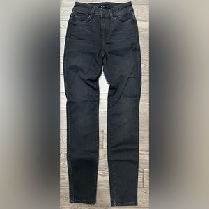 Massimo Dutti Mid Rise Skinny Jeans size 34.